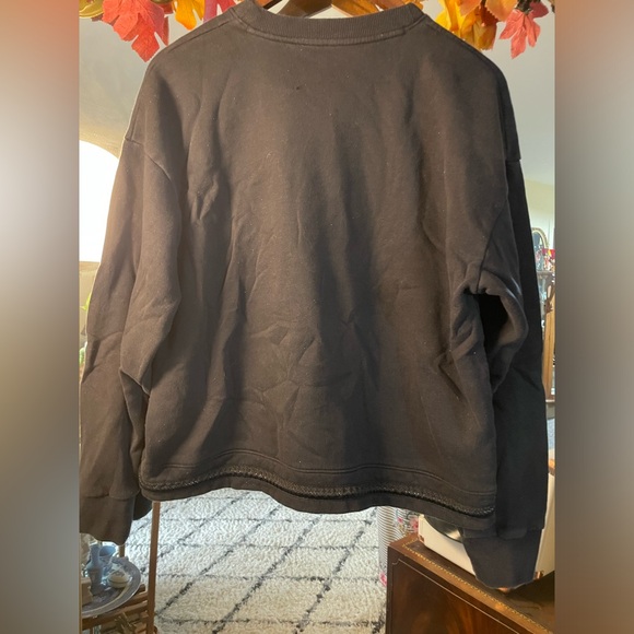 Under Armour Women’s Black Cropped Sweatshirt with Drawstring Loose Style - Picture 5 of 6